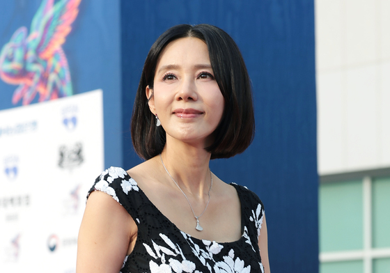 오현경, 우아한 미소