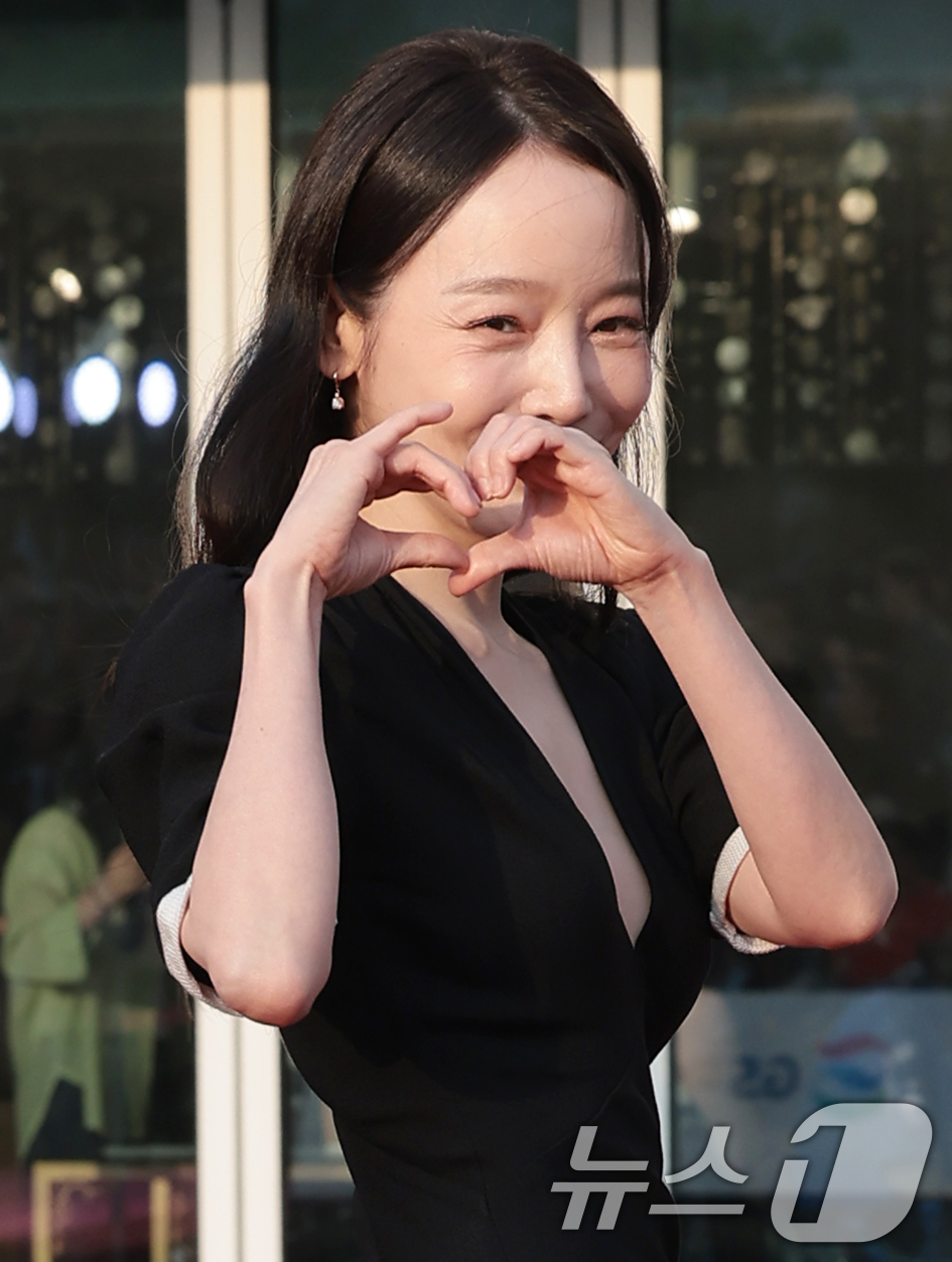 (부천=뉴스1) 권현진 기자 = 배우 김소이가 2일 오후 경기도 부천시청에서 열린 제30회 부천국제판타스틱영화제 참석해 레드카펫을 밟고 있다. 2026.7.2/뉴스1