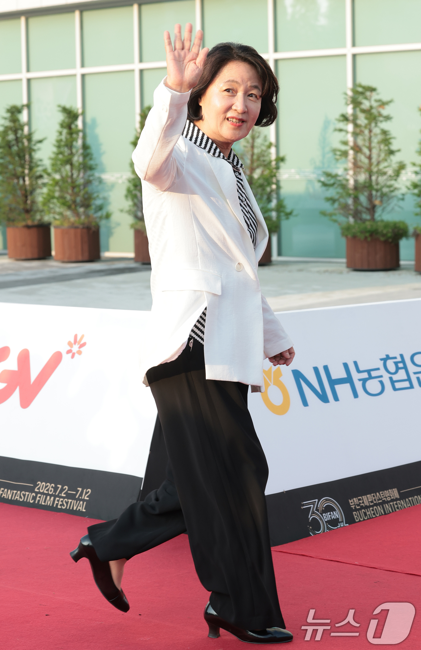 (부천=뉴스1) 권현진 기자 = 추미애 경기지사가 2일 오후 경기도 부천시청에서 열린 제30회 부천국제판타스틱영화제 참석해 인사를 하고 있다. 2026.7.2/뉴스1