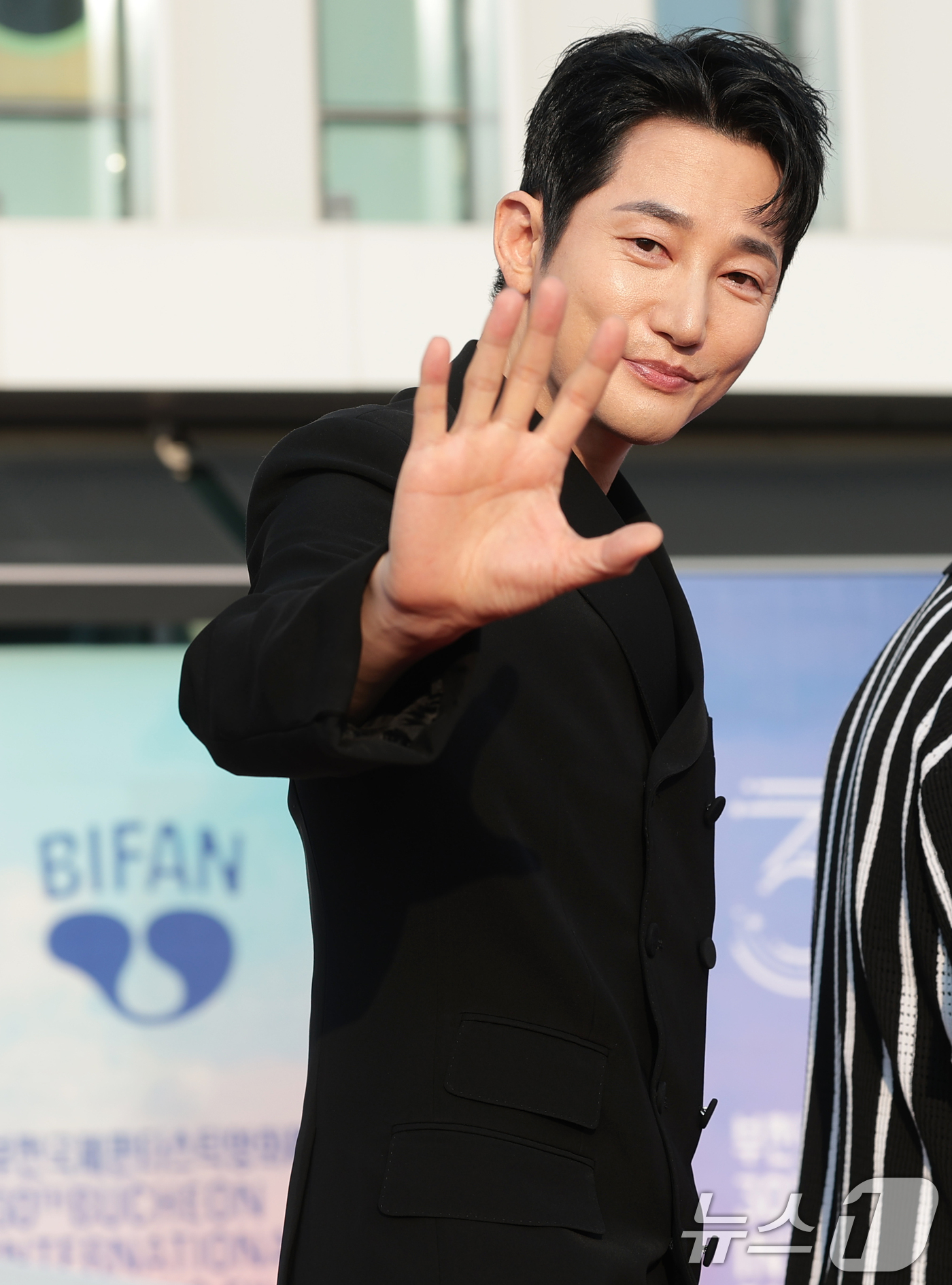 (부천=뉴스1) 권현진 기자 = 배우 박시후가 2일 오후 경기도 부천시청에서 열린 제30회 부천국제판타스틱영화제 참석해 레드카펫을 밟고 있다. 2026.7.2/뉴스1
