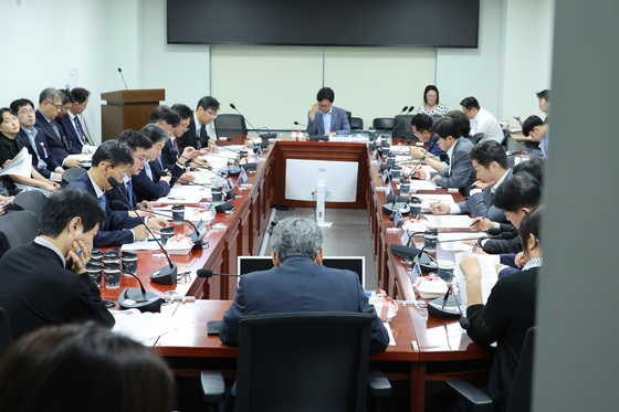 금융위, 與정무위에 "서민금융법 우선 처리" 요청…입법 드라이브