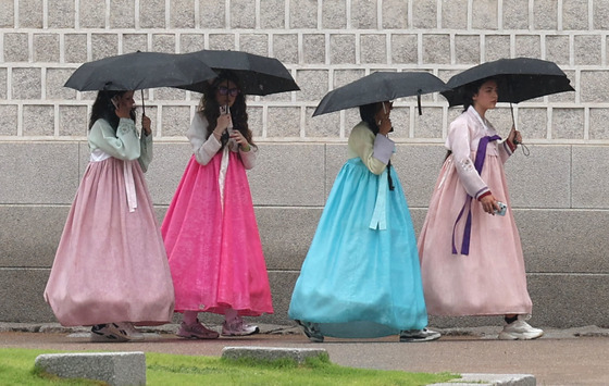 수도권 출근길 '비 폭탄'…인천·경기 북부 시간당 80㎜[오늘날씨]