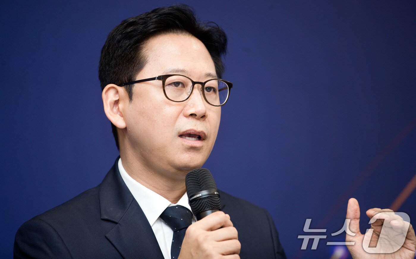 본문 이미지 - 배경훈 부총리 겸 과학기술정보통신부 장관이 20일 오전 세종특별자치시 정부세종청사에서 열린 '과학기술정보통신부 기자간담회'에서 취임 1주년 소회를 밝히고 있다. (과학기술정보통신부 제공. 재판매 및 DB금지) 2026.7.20 ⓒ 뉴스1