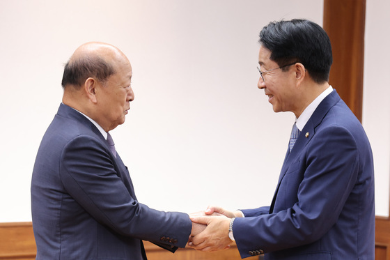 송두환 위원장 접견하는 조정식 의장