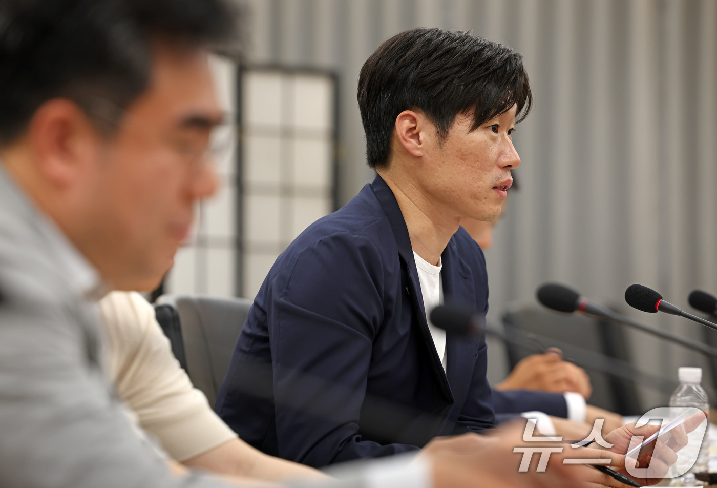 (서울=뉴스1) = 박지성 K-축구혁신위원회 공동위원장이 20일 오후 서울시 종로구 국립현대미술관 사무동에서 열린 K-축구 혁신위원회 3차 회의에서 발언하고 있다. (문화체육관광부 …