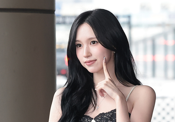 미나, 사랑둥이의 볼 콕 인사