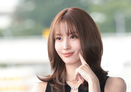 모모, 아침에도 미모 맑음