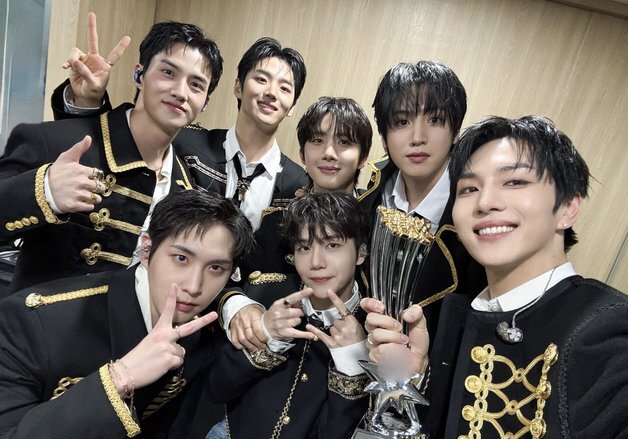 펜타곤, 데뷔 10주년 프로젝트 예고…완전체로 뭉친다