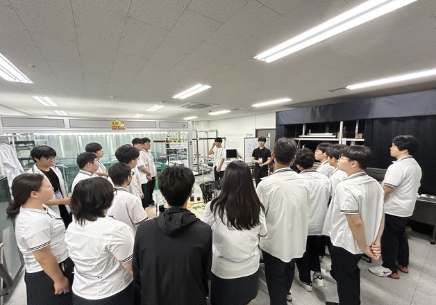 정석항공고 학생들, 인하대서 항공우주 전공·진로 체험