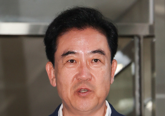 질문 받는 윤희근 전 경찰청장