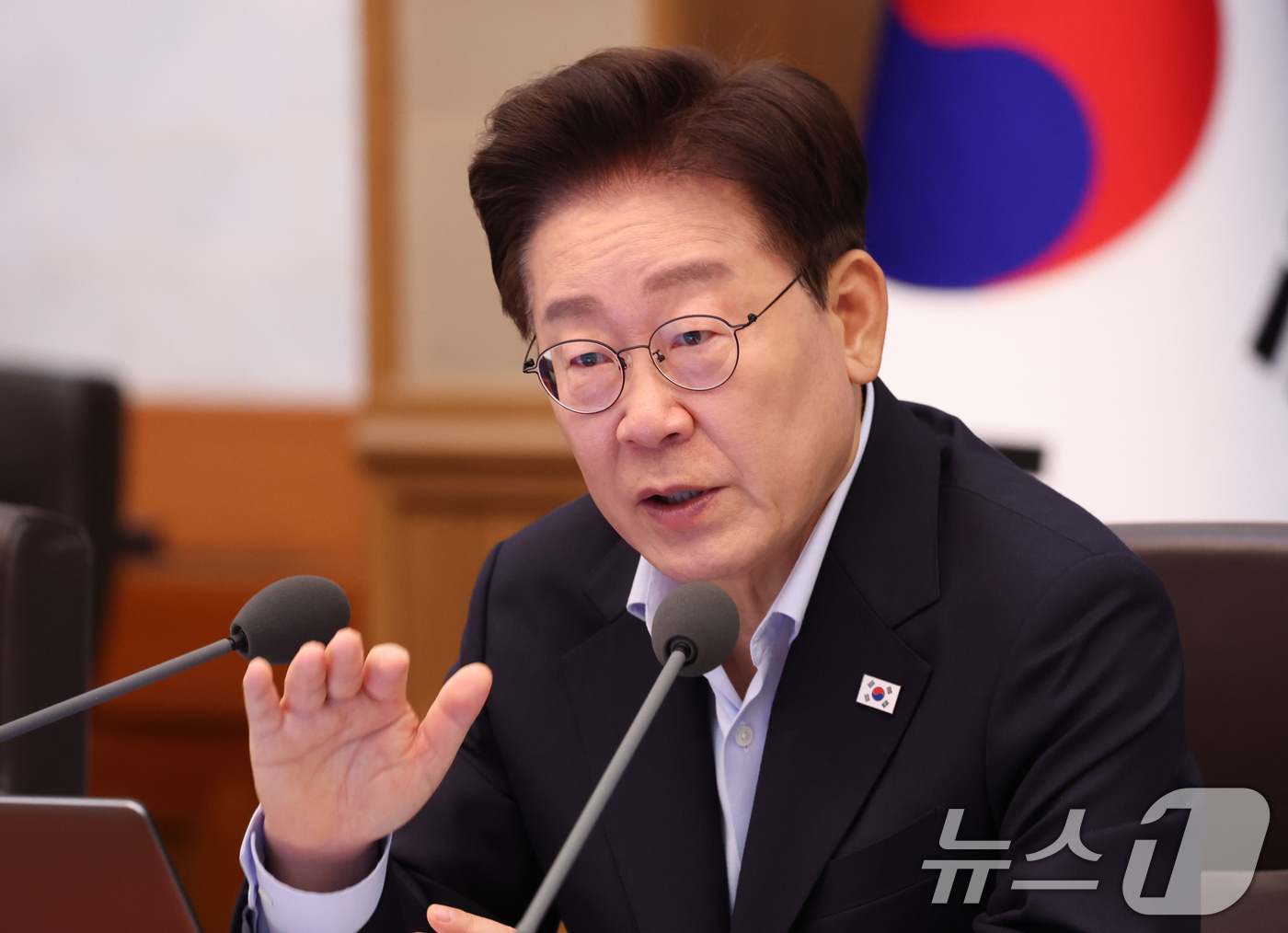 (서울=뉴스1) 허경 기자 = 이재명 대통령이 21일 청와대에서 열린 국무회의에서 발언을 하고 있다. 2026.7.21/뉴스1