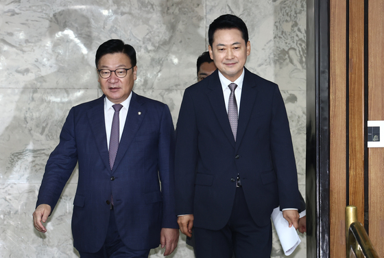 국조특위 연석회의 입장하는 국민의힘 지도부