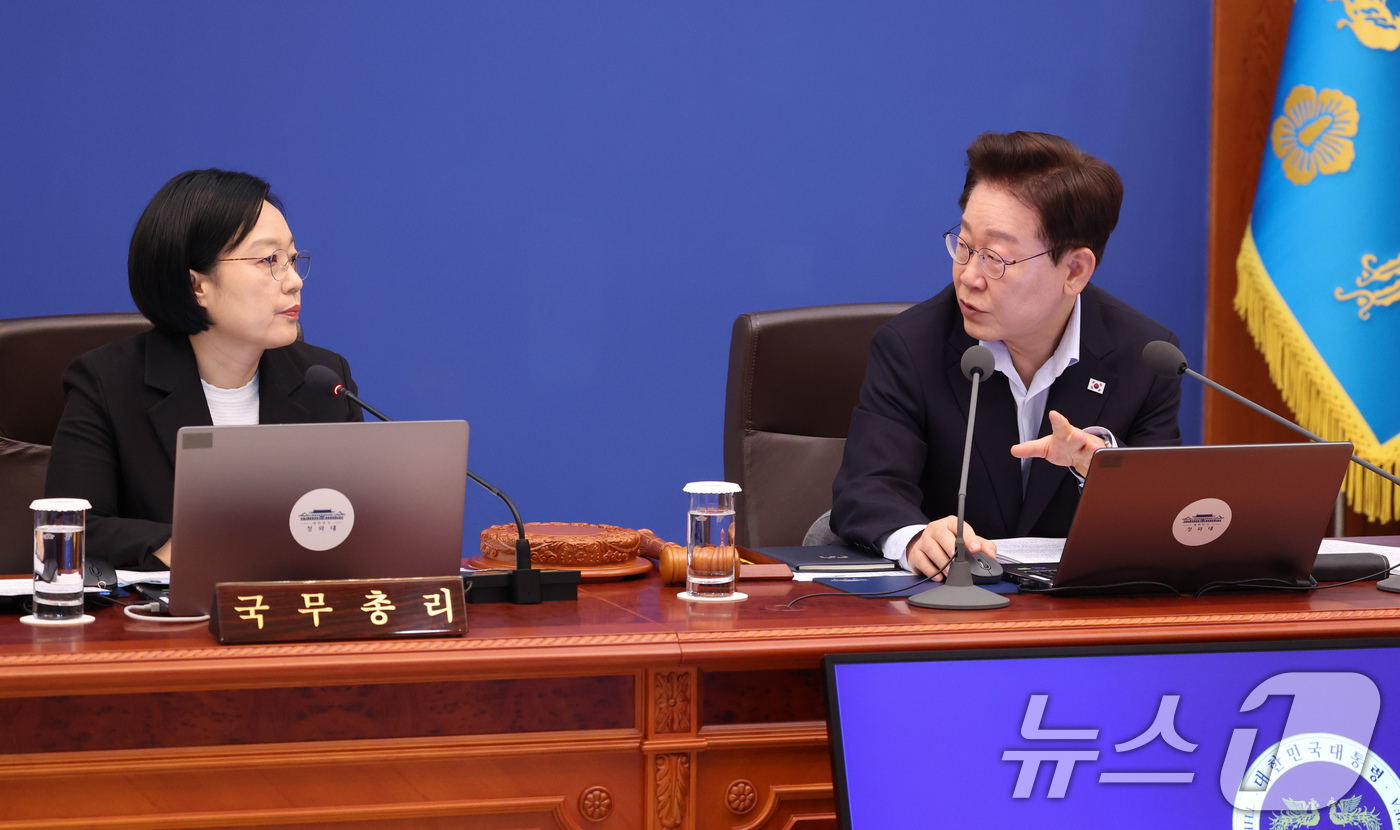 (서울=뉴스1) 허경 기자 = 이재명 대통령이 21일 청와대에서 열린 국무회의에서 발언을 하고 있다. 2026.7.21/뉴스1