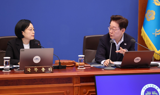 국무회의 주재하는 이재명 대통령