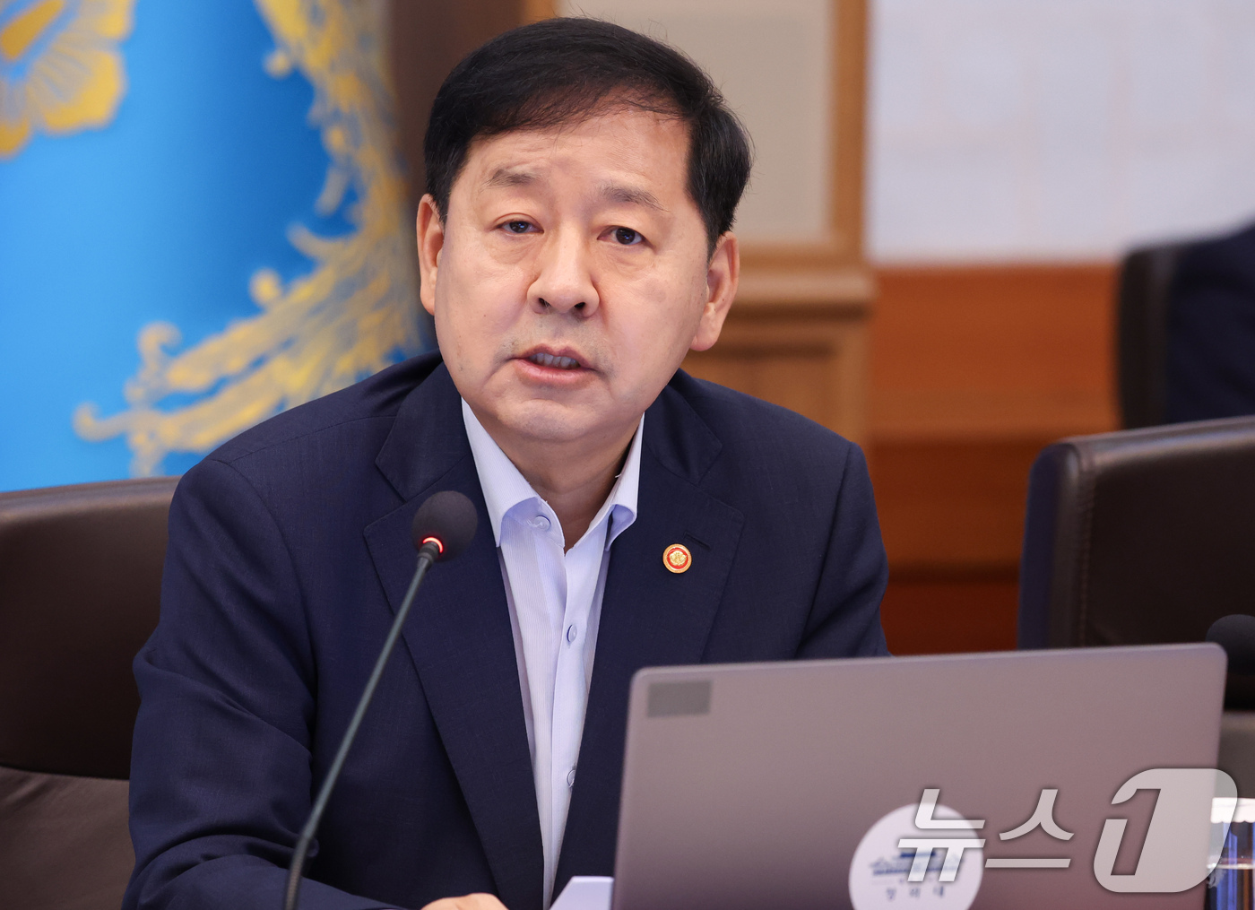 (서울=뉴스1) 허경 기자 = 구윤철 부총리 겸 재정경제부 장관이 21일 청와대에서 열린 국무회의에서 발언을 하고 있다. 2026.7.21/뉴스1
