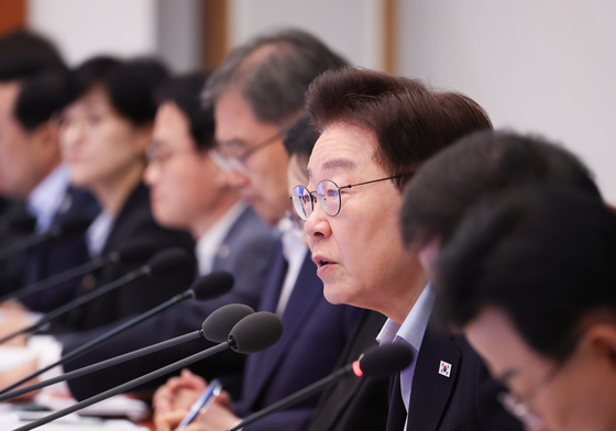 국무회의 발언하는 이재명 대통령