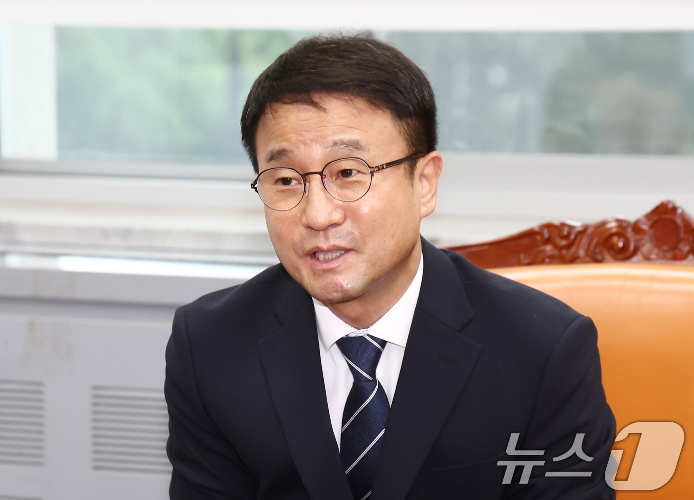 (서울=뉴스1) 김민지 기자 = 한병도 더불어민주당 당대표 직무대행 겸 원내대표(국회 운영위원장)가 21일 오전 서울 여의도 국회에서 '윤석열·김건희에 의한 내란·외환 및 국정농단 …