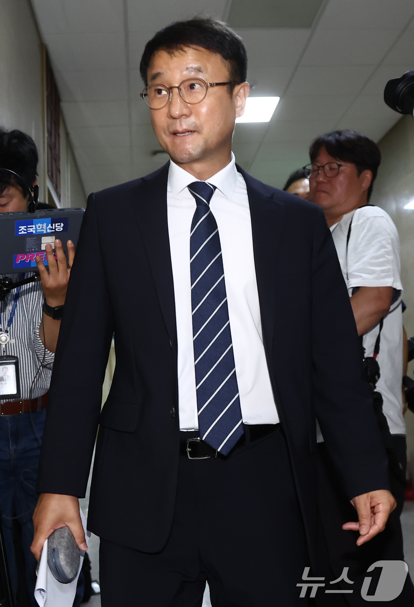 (서울=뉴스1) 김민지 기자 = 한병도 더불어민주당 당대표 직무대행 겸 원내대표(국회 운영위원장)가 21일 오전 서울 여의도 국회에서 '윤석열·김건희에 의한 내란·외환 및 국정농단 …