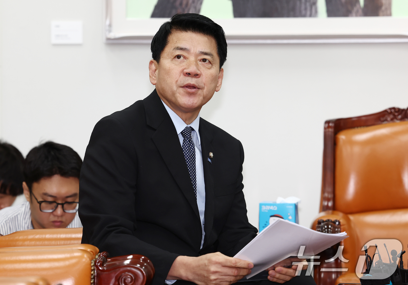(서울=뉴스1) 김민지 기자 = 김준형 조국혁신당 당대표 권한대행 겸 원내대표가 21일 오전 서울 여의도 국회에서 전날 시작된 '윤석열·김건희에 의한 내란·외환 및 국정농단 행위의 …