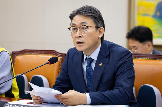 금융위 "이해관계 조정 통해 홈플러스 정상화해야"…정책금융 지원 가능성도