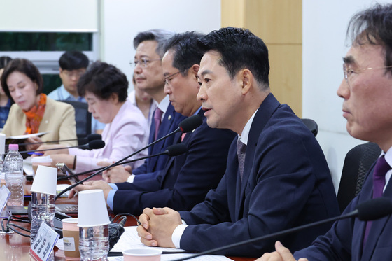 토론회 발언하는 장동혁 대표
