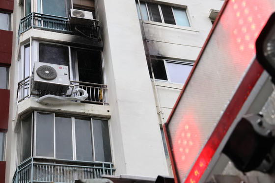 "외국인이 '배큠' '배큠'…中로봇청소기 터졌다" 불난 압구정 한양아파트 목격담