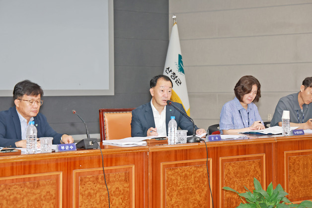 유명현 산청군수, 취임 약속 실현 속도…"공약 꼼꼼히 따진다"
