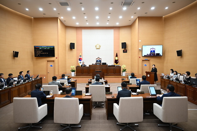 민생지원금, 꼭 필요한 곳에 쓰이나…완주군의회 심사 착수