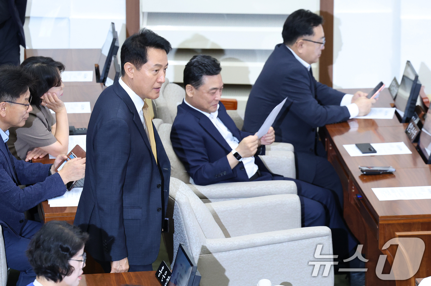 (서울=뉴스1) 오대일 기자 = 오세훈 서울시장이 21일 오후 서울 중구 서울시의회에서 열린 제338회 서울시의회 임시회 본회의에 참석하고 있다. 2026.7.21/뉴스1