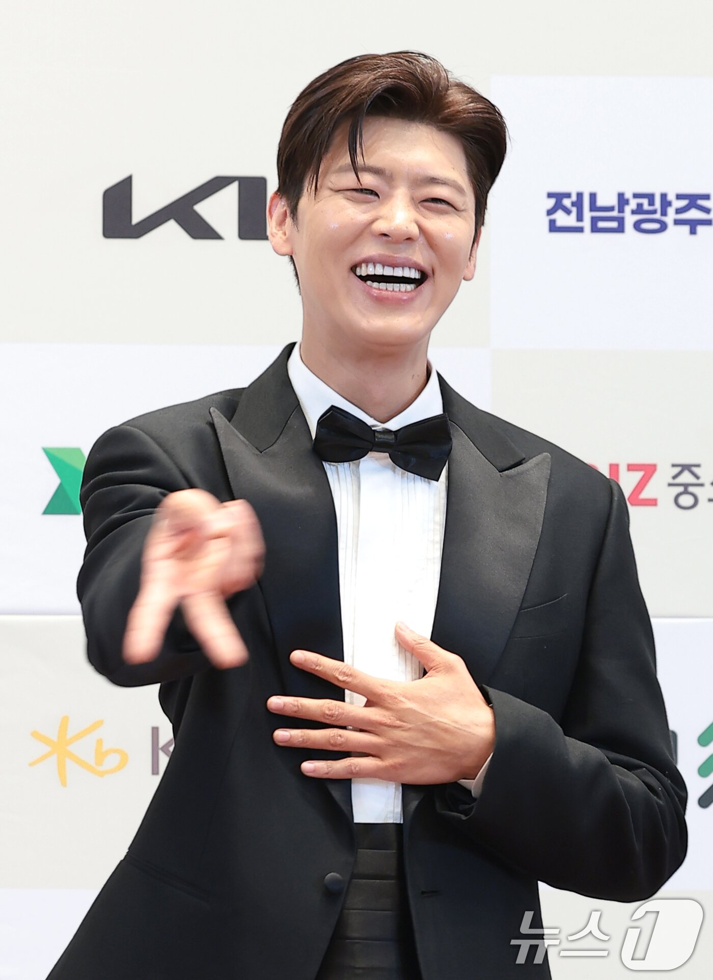 박지현 '방송광고페스티벌' 야호