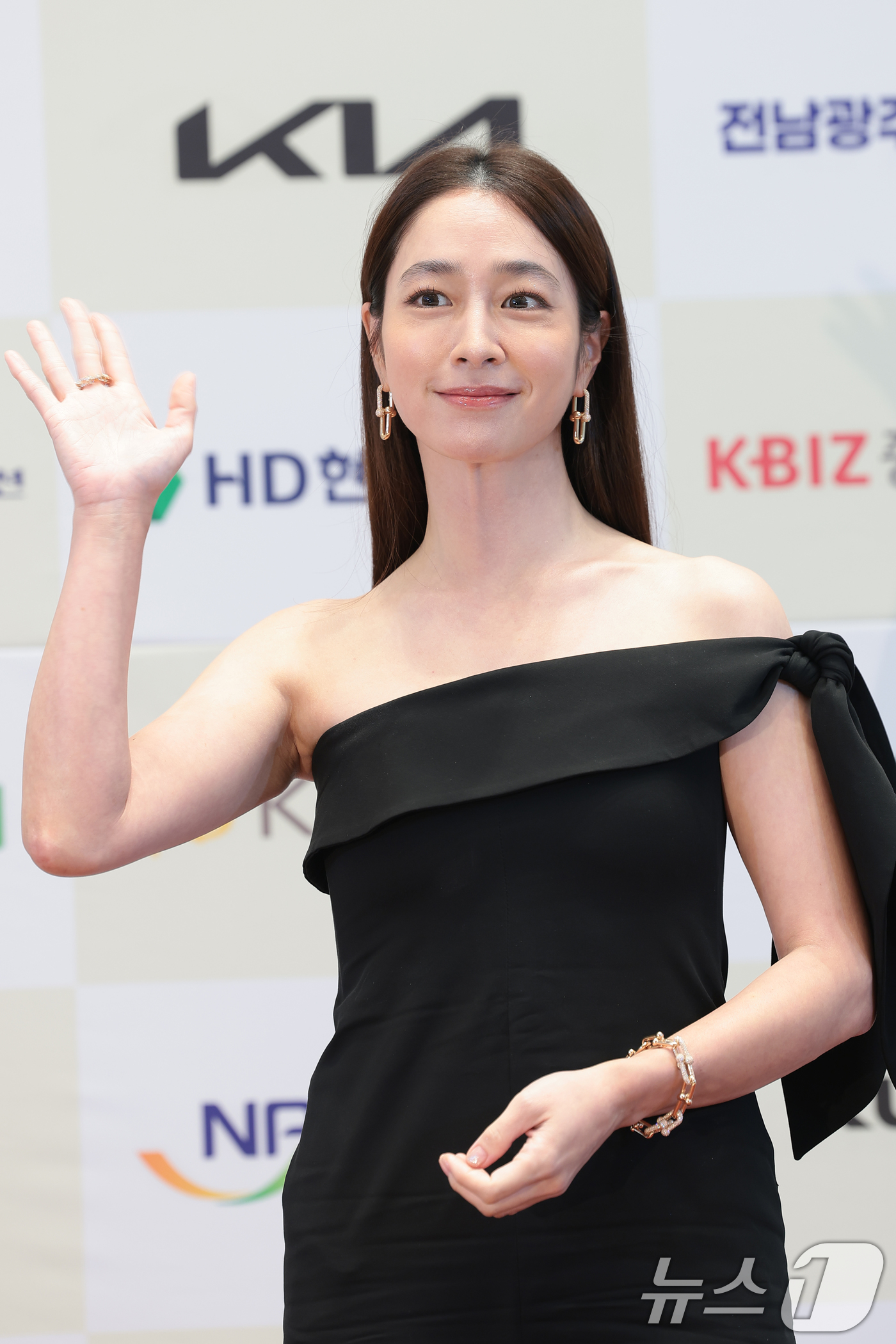 (서울=뉴스1) 권현진 기자 = 배우 이민정이 21일 서울 마포구 중소기업중앙회 DMC에서 열린 '2026 방송광고페스티벌' 시상식에 참석해 포즈를 취하고 있다. 2026.7.21 …