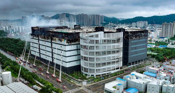 [뉴스1PICK] 쿠팡 인천 물류센터 화재 대응 1단계 하향…나흘째 잔불 진화
