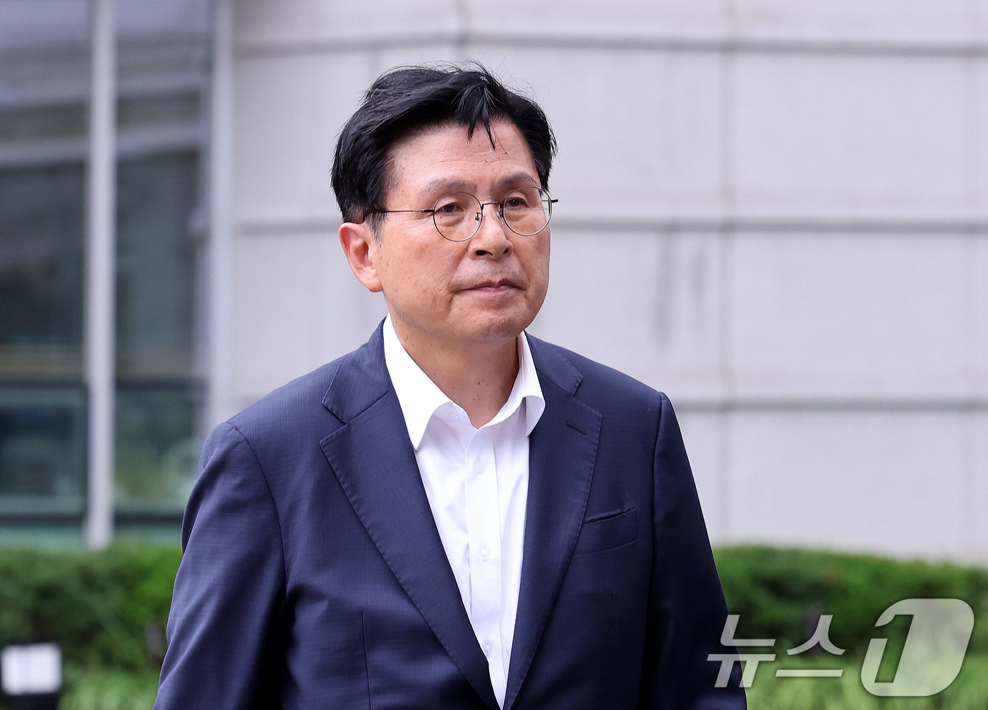 (서울=뉴스1) 박지혜 기자 = 황교안 자유와혁신 대표가 21일 오후 서울 송파구 서울동부지방법원에서 열린 이른바 ‘올다르크’로 불리는 30대 여성의 구속 전 피의자 심문(영장실질 …