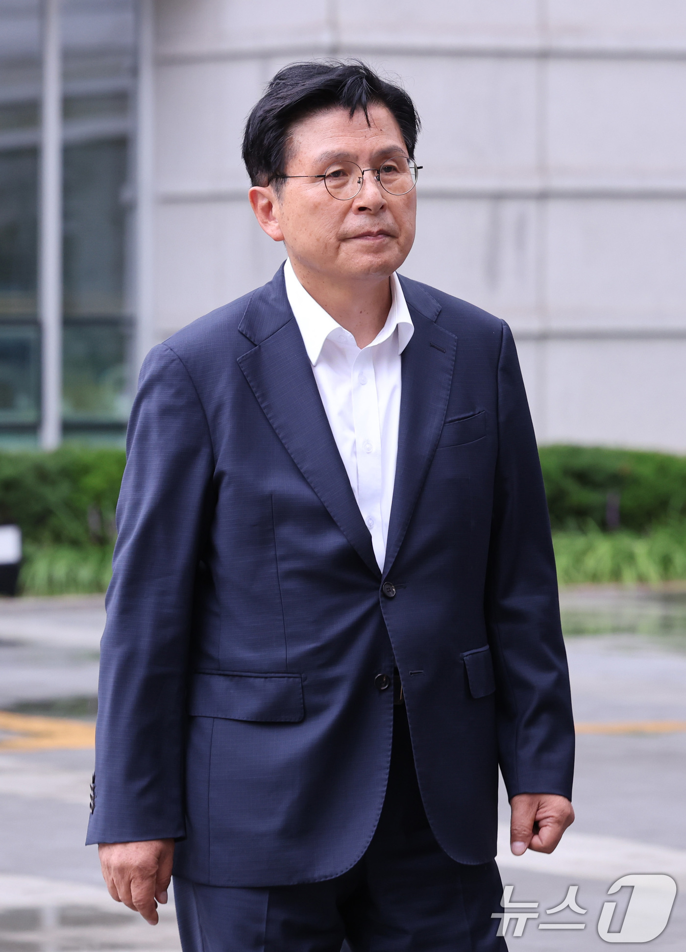 (서울=뉴스1) 박지혜 기자 = 황교안 자유와혁신 대표가 21일 오후 서울 송파구 서울동부지방법원에서 열린 이른바 ‘올다르크’로 불리는 30대 여성의 구속 전 피의자 심문(영장실질 …