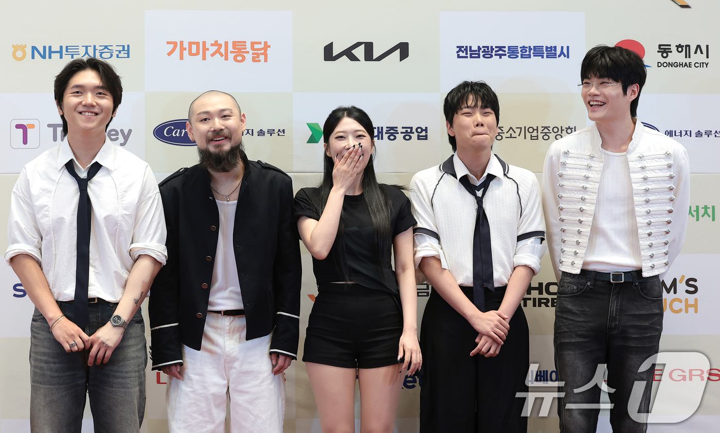(서울=뉴스1) 권현진 기자 = 가수 비트펠라하우스가 21일 서울 마포구 중소기업중앙회 DMC에서 열린 '2026 방송광고페스티벌' 시상식에 참석해 포즈를 취하고 있다. 2026. …
