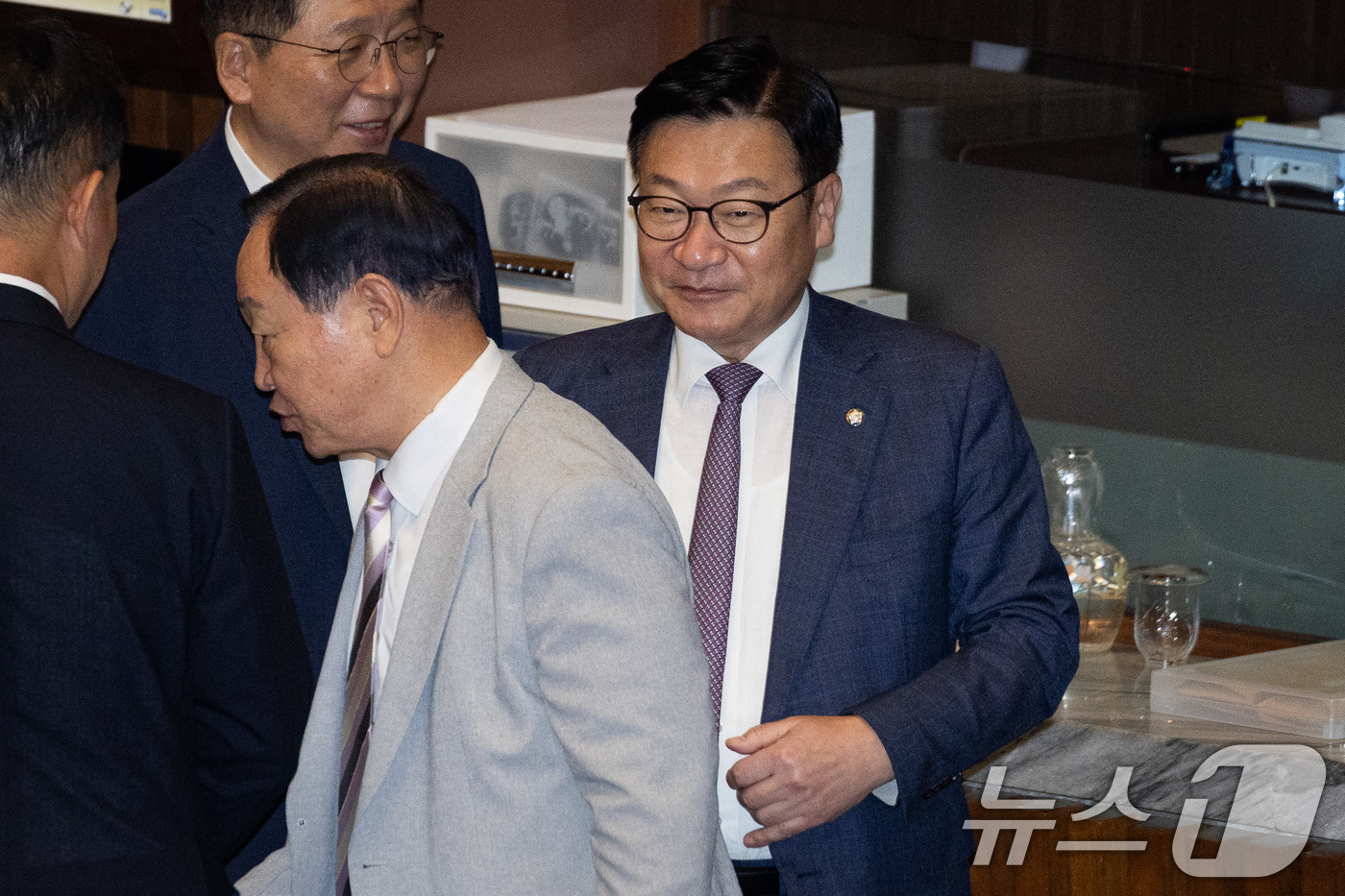 (서울=뉴스1) 유승관 기자 = 정점식 국민의힘 원내대표가 21일 서울 여의도 국회에서 열린 제437회 국회(임시회) 제1차 본회의에서 윤석열·김건희에 의한 내란·외환 및 국정농단 …