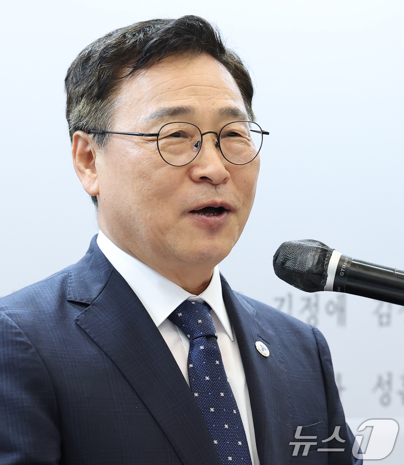 (서울=뉴스1) 오대일 기자 = 정근식 서울시교육감이 21일 오후 서울 중구 서울시의회에서 열린 제12대 서울특별시의회 개원기념식에서 축사를 하고 있다. 2026.7.21/뉴스1