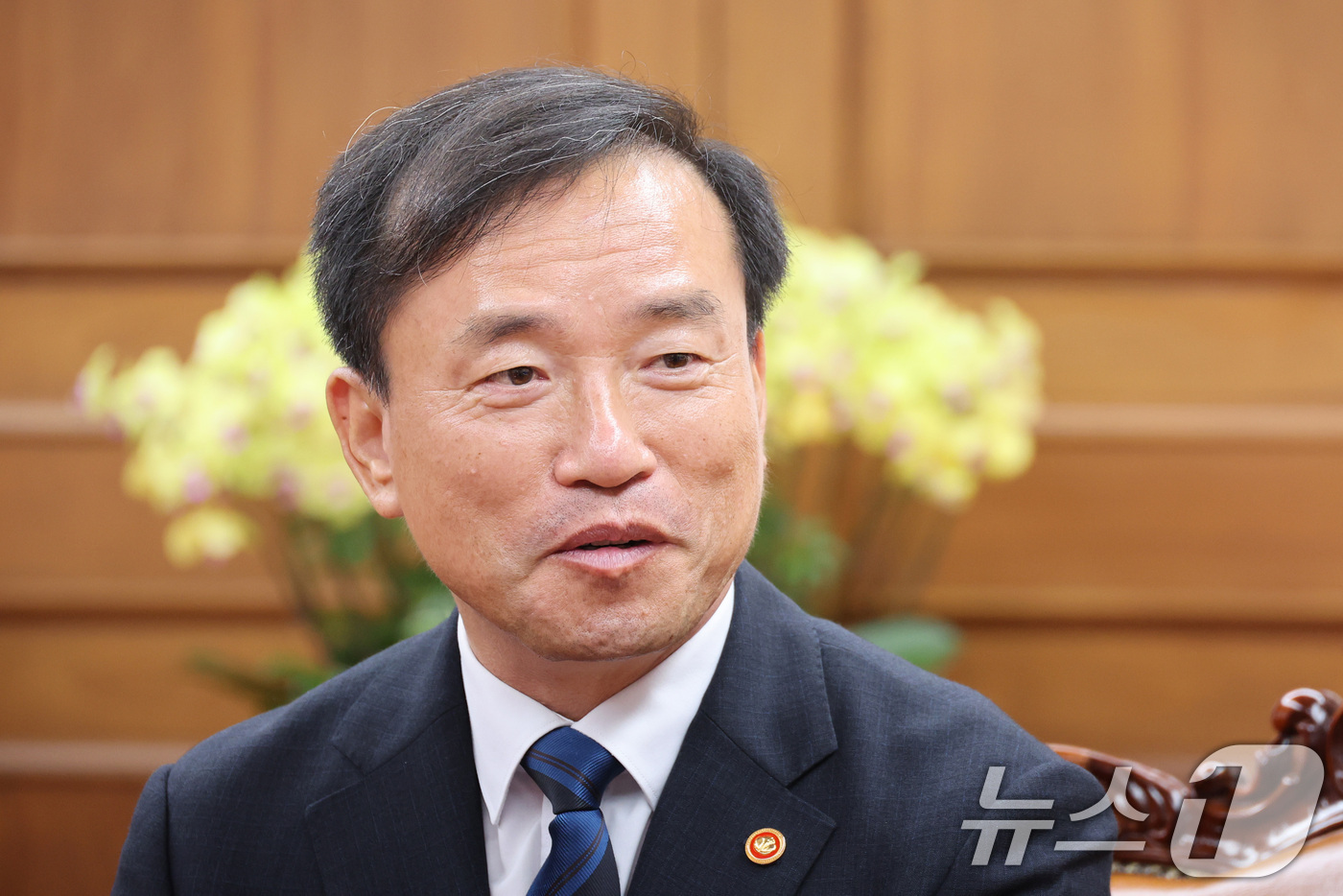 (서울=뉴스1) 신웅수 기자 = 김종철 방송미디어통신위원장이 21일 서울 여의도 국회를 찾아 조정식 국회의장을 예방하고 있다. 2026.7.21/뉴스1