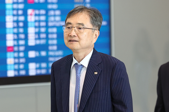 조현, 아세안 외교장관회의 참석차 출국…한미 양자회담 성사 주목(종합)