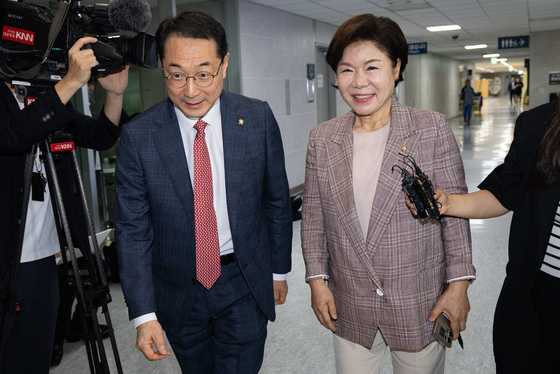 대안과미래 조찬모임 참석하는 김건·조은희