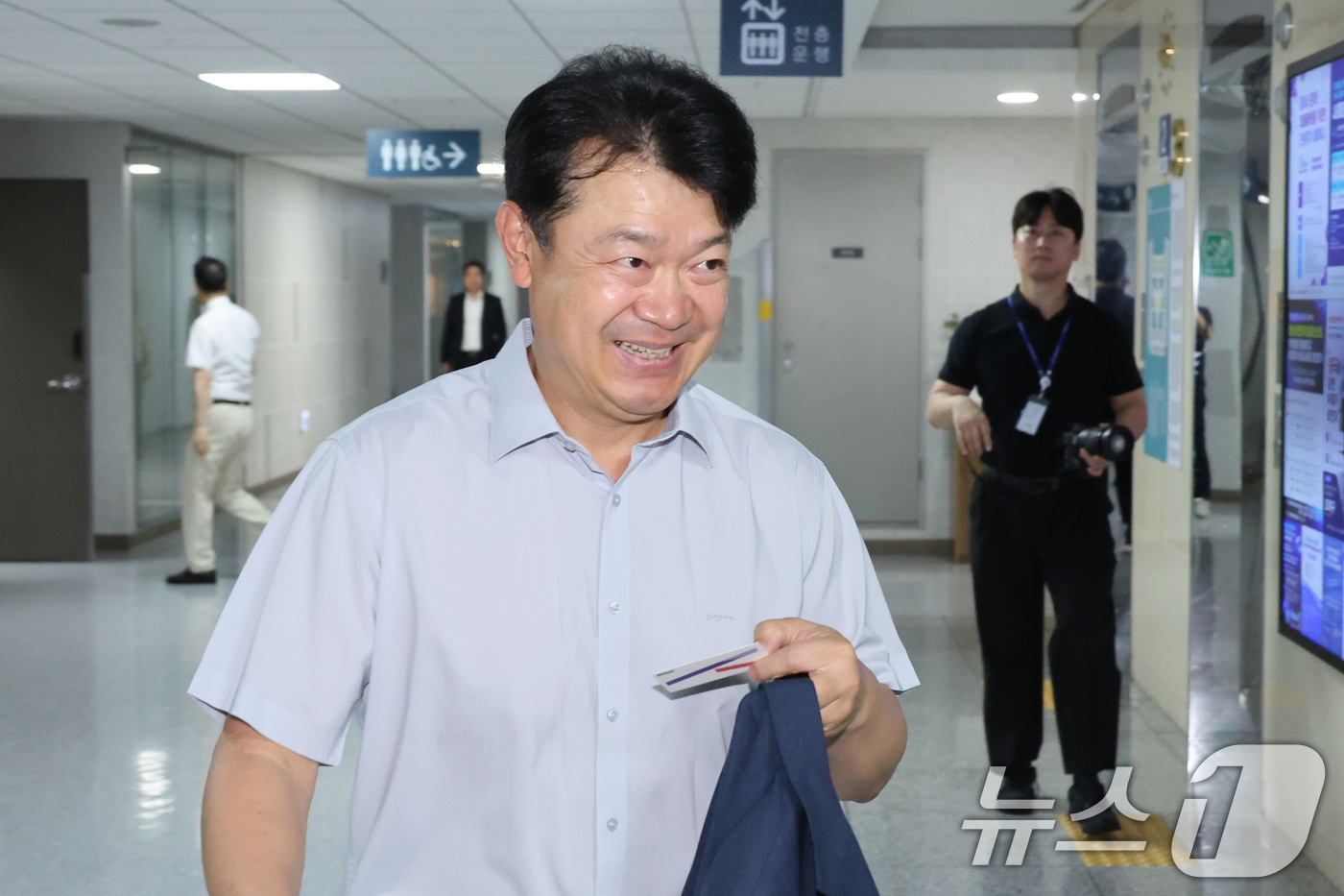 (서울=뉴스1) 신웅수 기자 = 복기왕 더불어민주당 의원이 22일 서울 여의도 국회 의원회관에서 열린 국토교통위원회 당정에 참석하고 있다. 2026.7.22/뉴스1