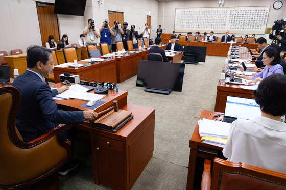 법사소위 형소법 심사 속도전…'수사권 일부존치' 홍기원안 심사