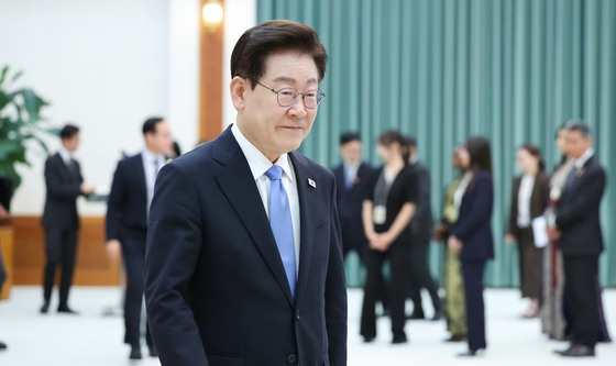 주한대사 신임장 제정식 마친 이재명 대통령