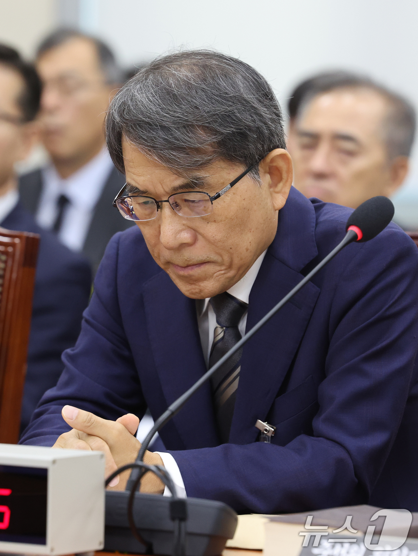 (서울=뉴스1) 황기선 기자 = 노태악 전 중앙선거관리위원장이 22일 서울 여의도 국회에서 열린 제9회 전국동시 지방선거 투표용지 부족사태 등 국민참정권 침해 진상규명 및 선거관리 …