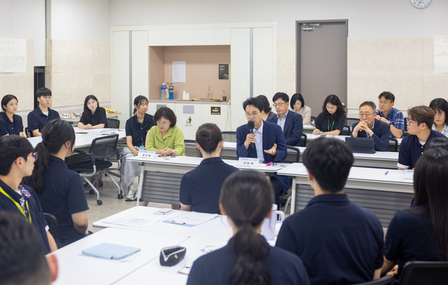 안민석 "8년째 자율 폰 프리 삼괴고, 대한민국 등불"