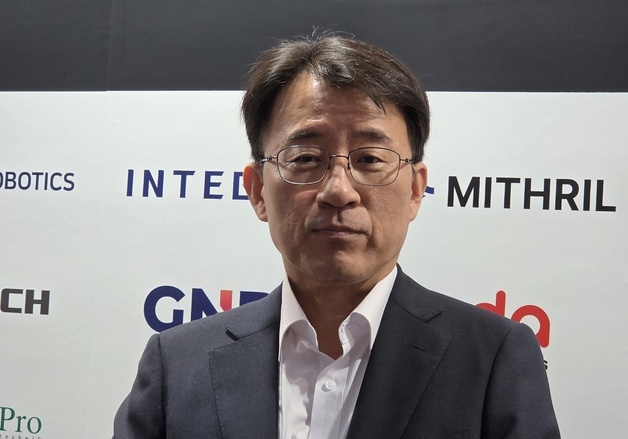 이청 삼성D 사장 "하반기 업황 어렵다…차별화 기술로 경쟁력 지킬 것"