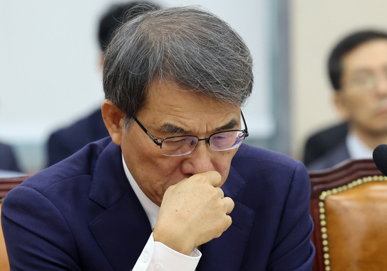 생각에 잠긴 노태악 전 선관위원장