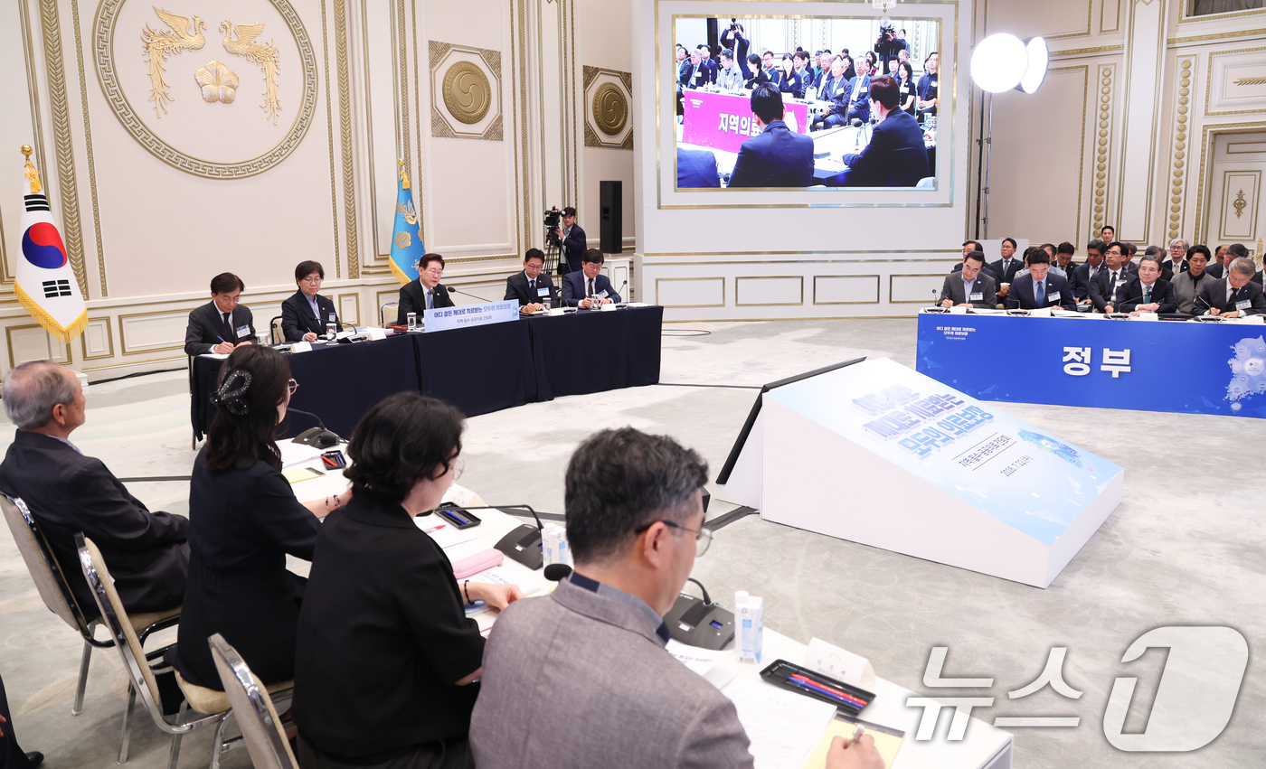 (서울=뉴스1) 허경 기자 = 이재명 대통령이 22일 청와대에서 열린 지역·필수·공공의료 간담회에서 발언하고 있다. (청와대통신사진기자단) 2026.7.22/뉴스1