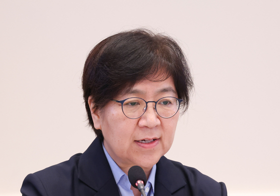 발제하는 정은경 복지장관