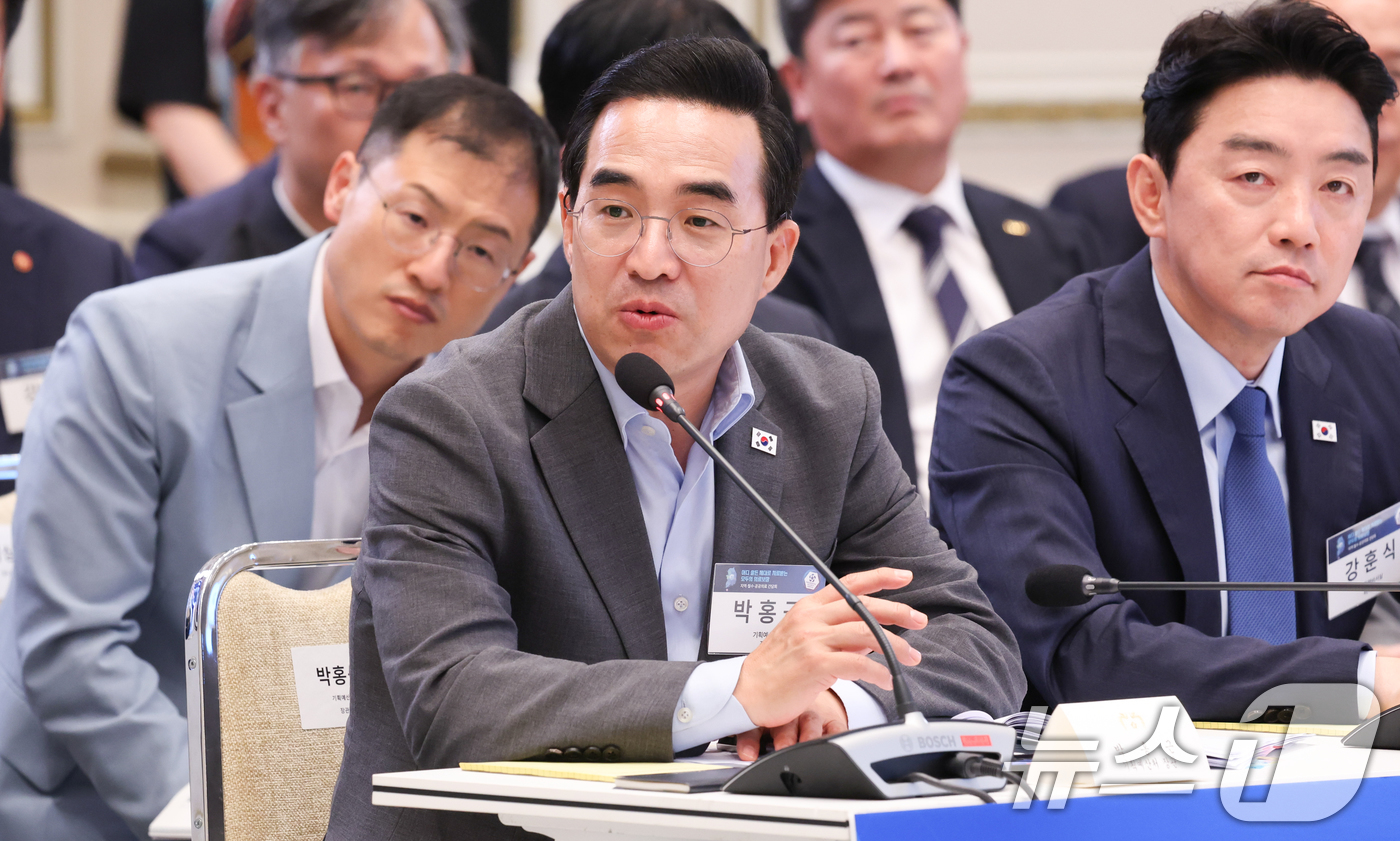(서울=뉴스1) 허경 기자 = 박홍근 기획예산처 장관이 22일 청와대에서 열린 지역·필수·공공의료 간담회에서 발언하고 있다. (청와대통신사진기자단) 2026.7.22/뉴스1